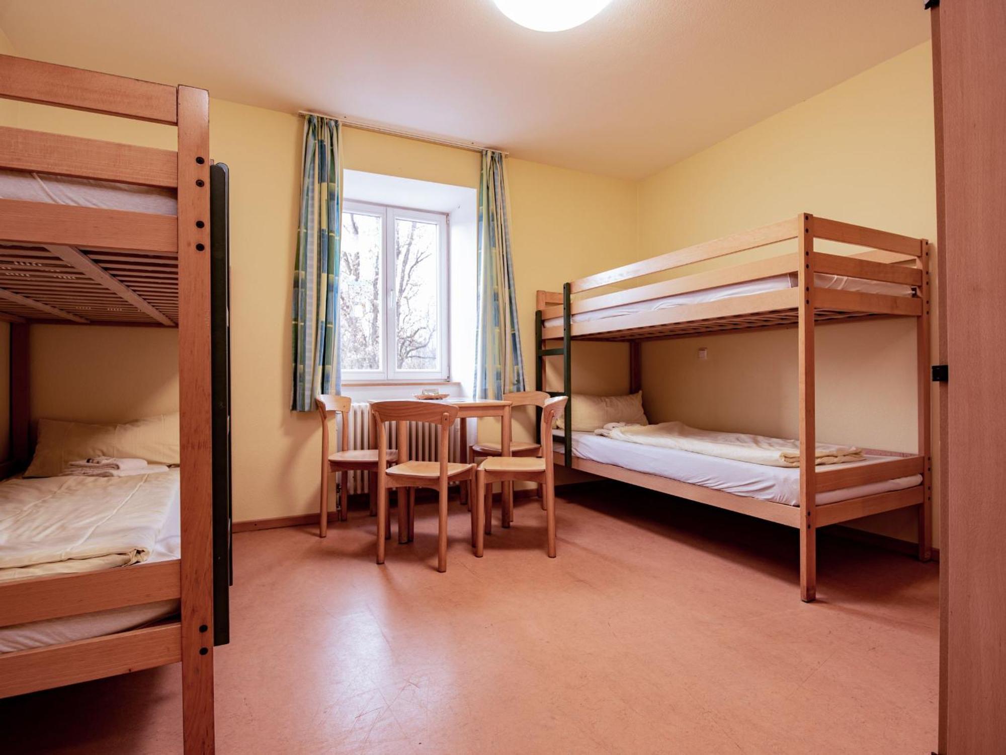 Jugendherberge Bad Homburg บาดฮอมบูร์ก ฟอร์ แดร์เฮอเฮอ ภายนอก รูปภาพ